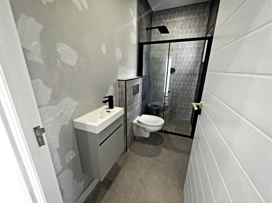  Bedroom Property for Sale in Sandown Western Cape